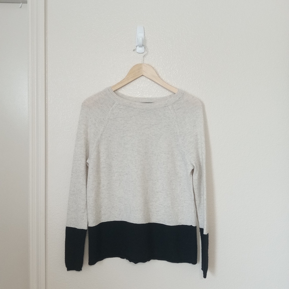 Vince Tops - Vince 100% Cashmere Colorblock Luxe Long Sleeve Minimalist Sweater